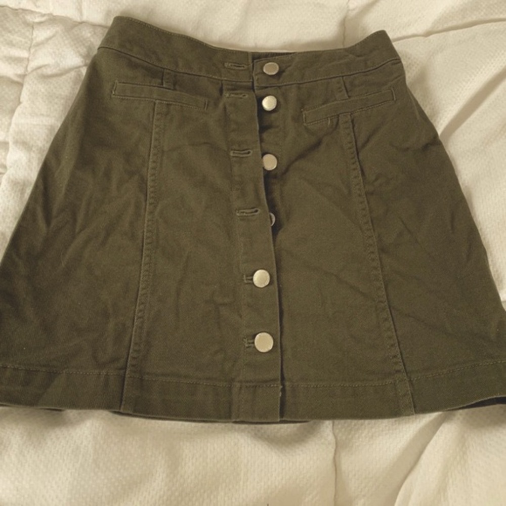 Cute Olive Green! Skirt cover photo is Real Shade!